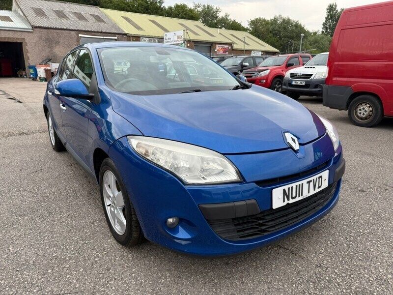Blue Used 2011 Renault Mégane III Dynamique Hatchback | £2,950 (Fair price) - Image 1/4