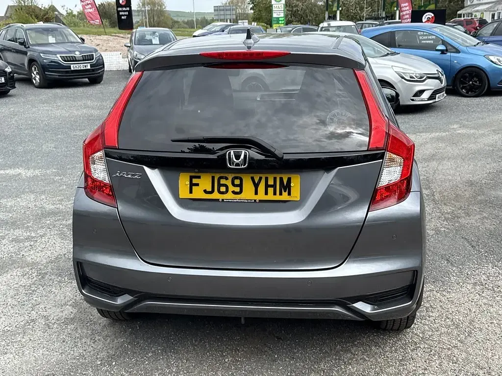 Used Honda Jazz EX 102 HP (75 kW) 2019 Grey Hatchback