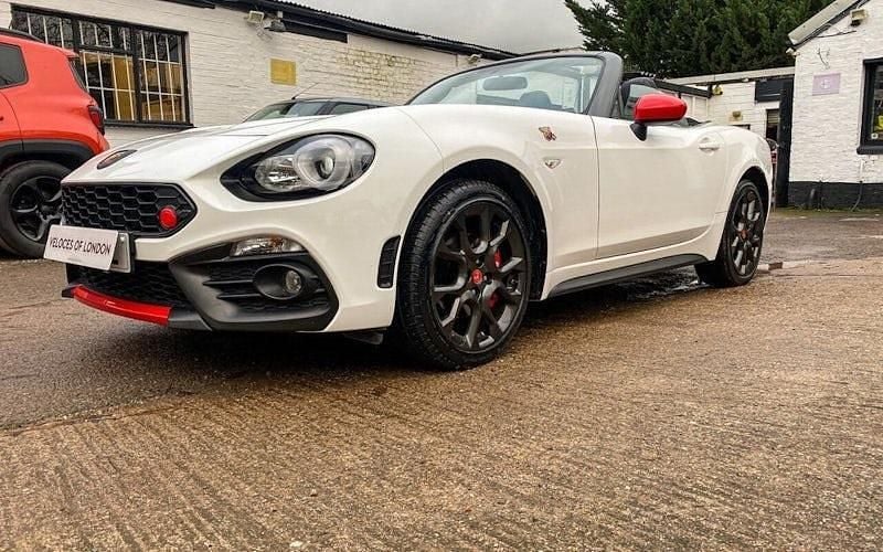 Used Abarth 124 Spider 170 HP (125 kW) 2018 White Cabriolet