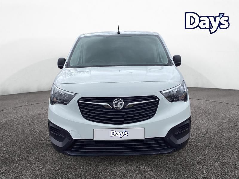 Used Vauxhall Combo 100 HP (73 kW) 2021 White Van