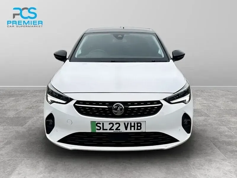 Second-hand Vauxhall Corsa-e Elite 100 kW (136 CP) 2022 Alb Hatchback