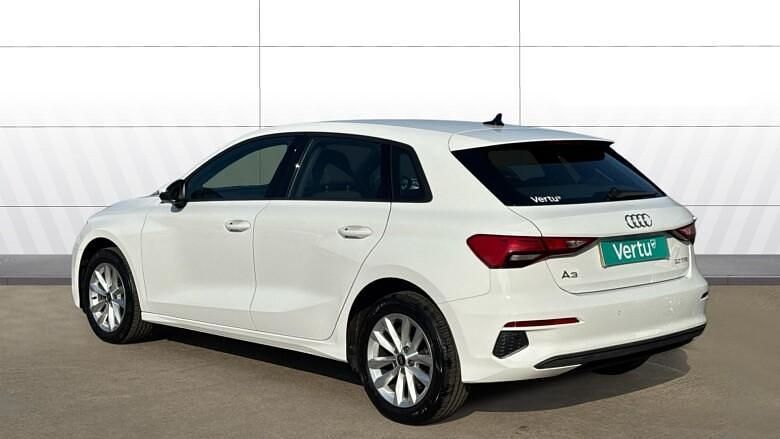 Begagnad Audi A3 Advanced 110 HK (80 kW) 2022 Vit Sedan