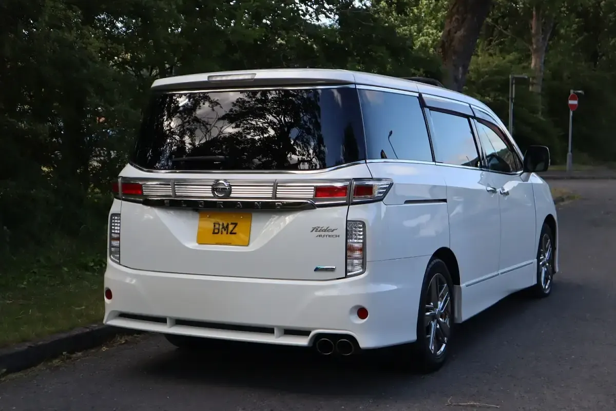 Used Nissan Elgrand Pack 2011 White MPV