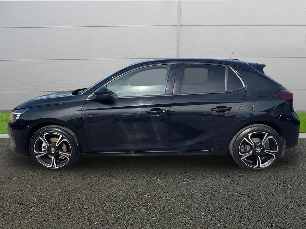 Second-hand Vauxhall Corsa 100 CP (73 kW) 2024 Negru Hatchback