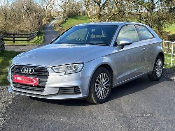 Usado Audi A3 150 CV (110 kW) 2017 Plateado Utilitario
