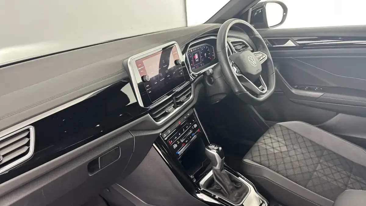 Usado VW T-Roc R-line 150 HP (110 kW) 2023 Preto SUV