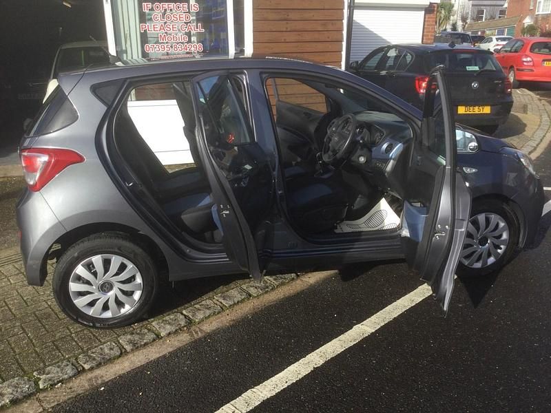 Used Hyundai i10 SE 66 HP (48 kW) 2014 Grey Hatchback