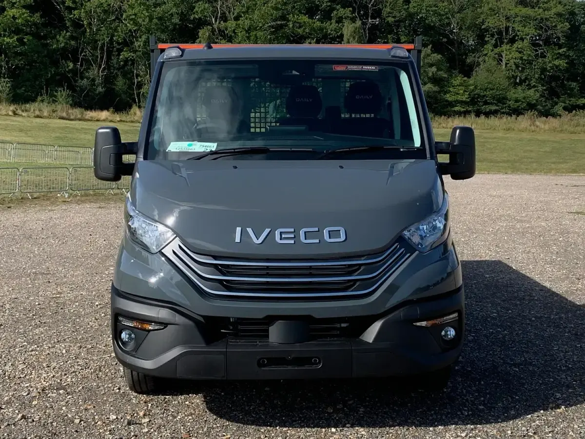 New Iveco Daily 140 HP (102 kW) 2025 Grey