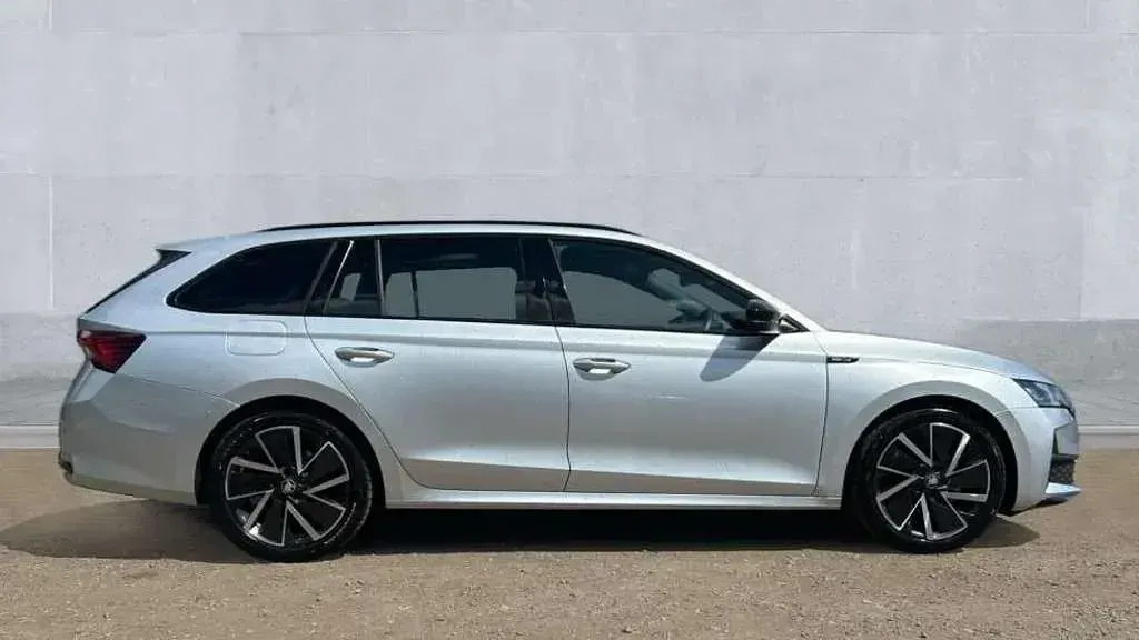 Used Skoda Octavia SportLine 150 HP (110 kW) 2025 Silver Estate
