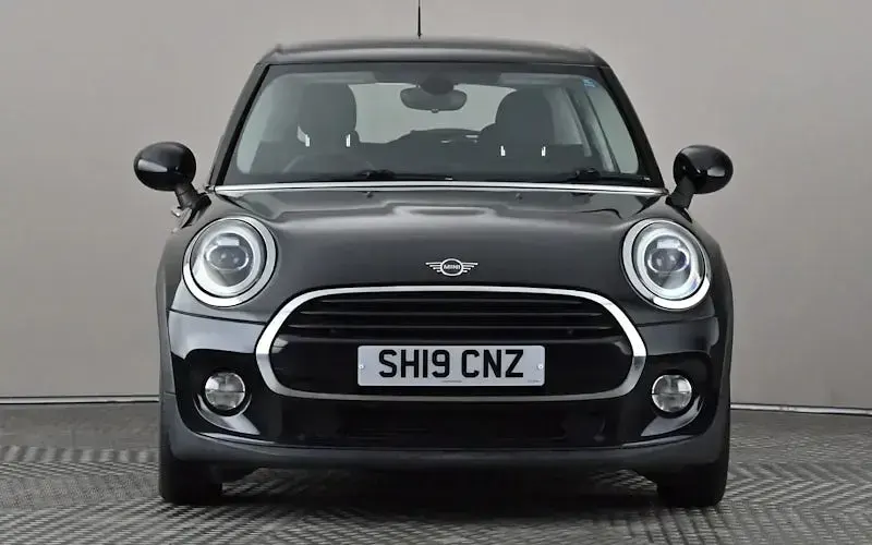 Used Mini Cooper Classic 136 HP (100 kW) 2019 Black Hatchback