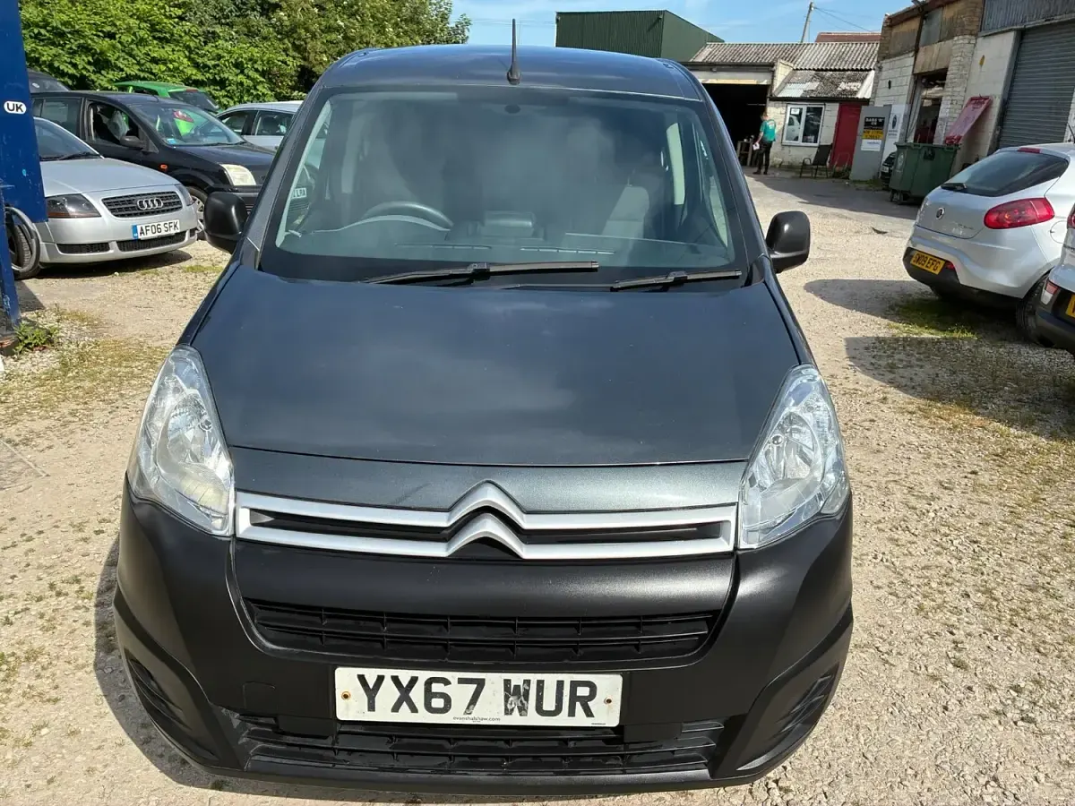 Used Citroën Berlingo 75 HP (55 kW) 2017 Grey MPV