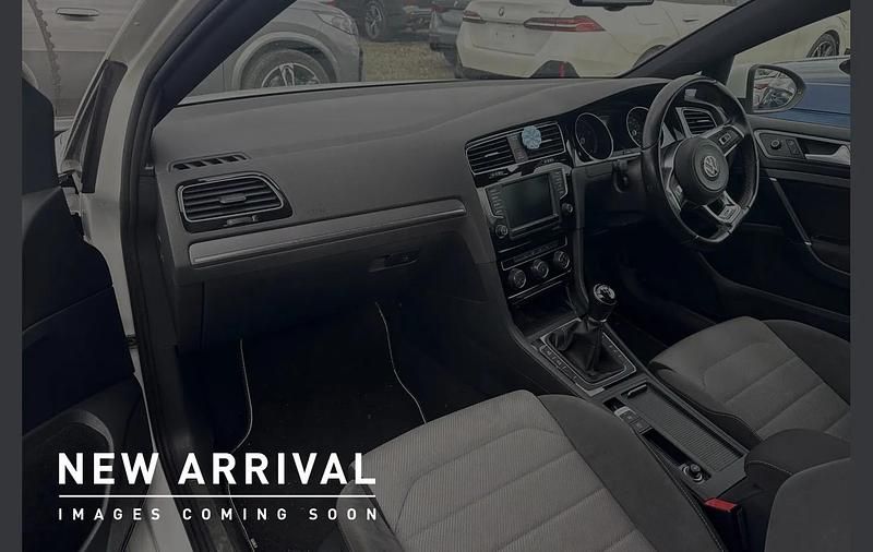 Used VW Golf VII R-line 147 HP (108 kW) 2016 White Hatchback