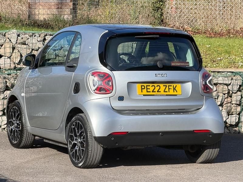 Used Smart ForTwo Electric Drive Exclusive 60 kW (82 HP) 2022 Cool silver metallic Coupe