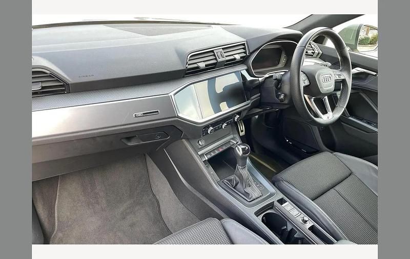 Used Audi Q3 Comfort 150 HP (110 kW) 2023 Chronos grey SUV