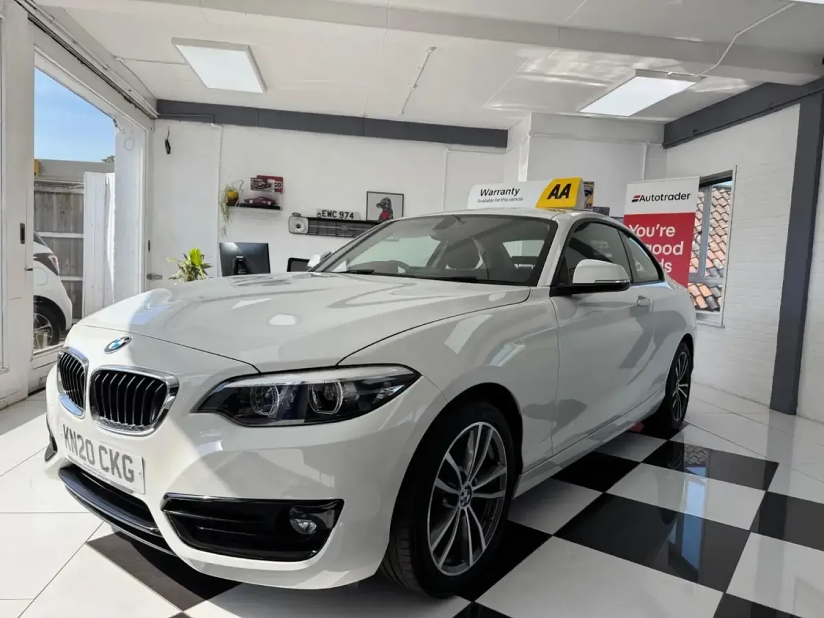 Second-hand BMW 218 Sport Line 2020 Alb Coupe