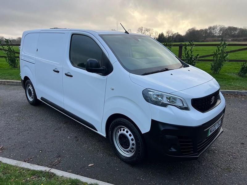 White Used 2022 Peugeot e-Expert Van | £11,995 (Super price) - Image 1/4