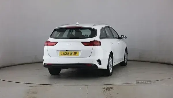 Used Kia Ceed 138 HP (101 kW) 2025 White Hatchback
