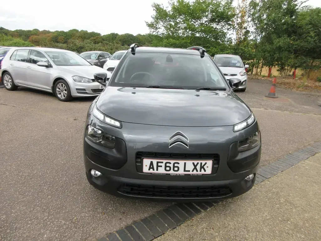 Used Citroën C4 Cactus Flair 98 HP (72 kW) 2017 Grey Hatchback