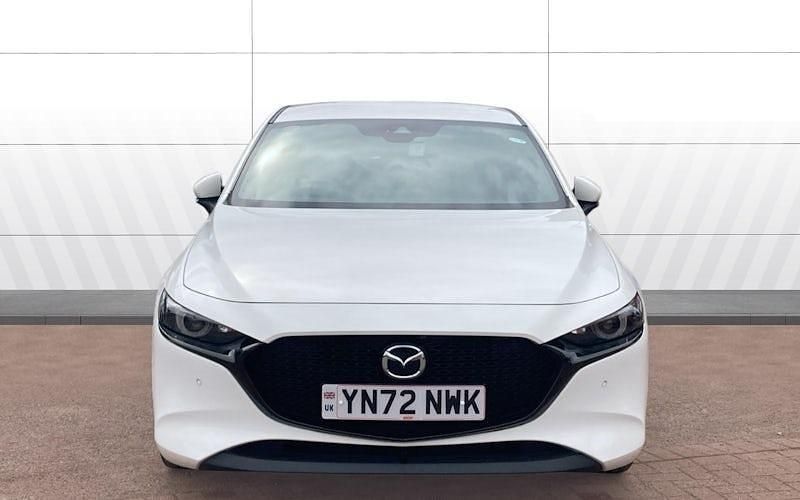 Begagnad Mazda 3 Inclusive 122 HK (89 kW) 2022 Vit Halvkombi
