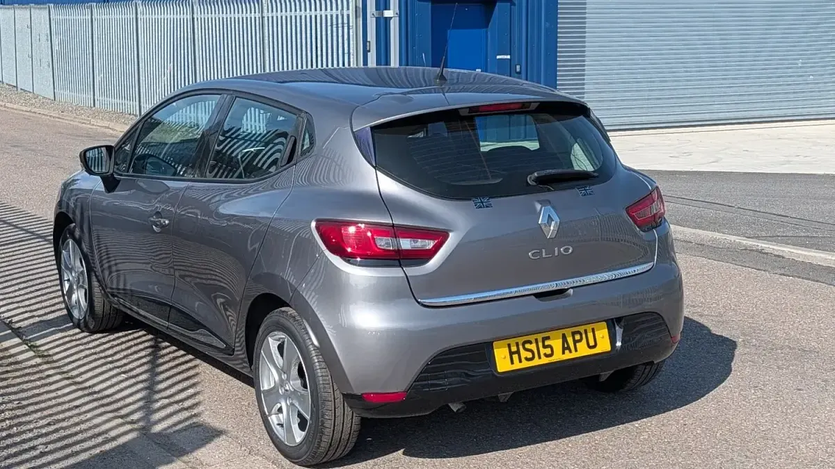 Used Renault Clio Dynamique 75 HP (55 kW) 2015 Grey Hatchback