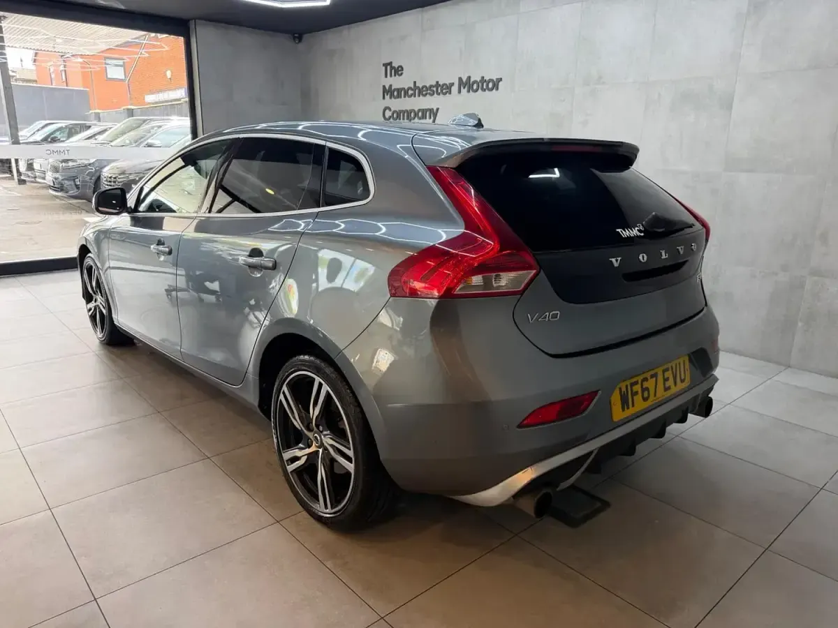 Used Volvo V40 R-Design Pro 152 HP (111 kW) 2017 Grey Hatchback