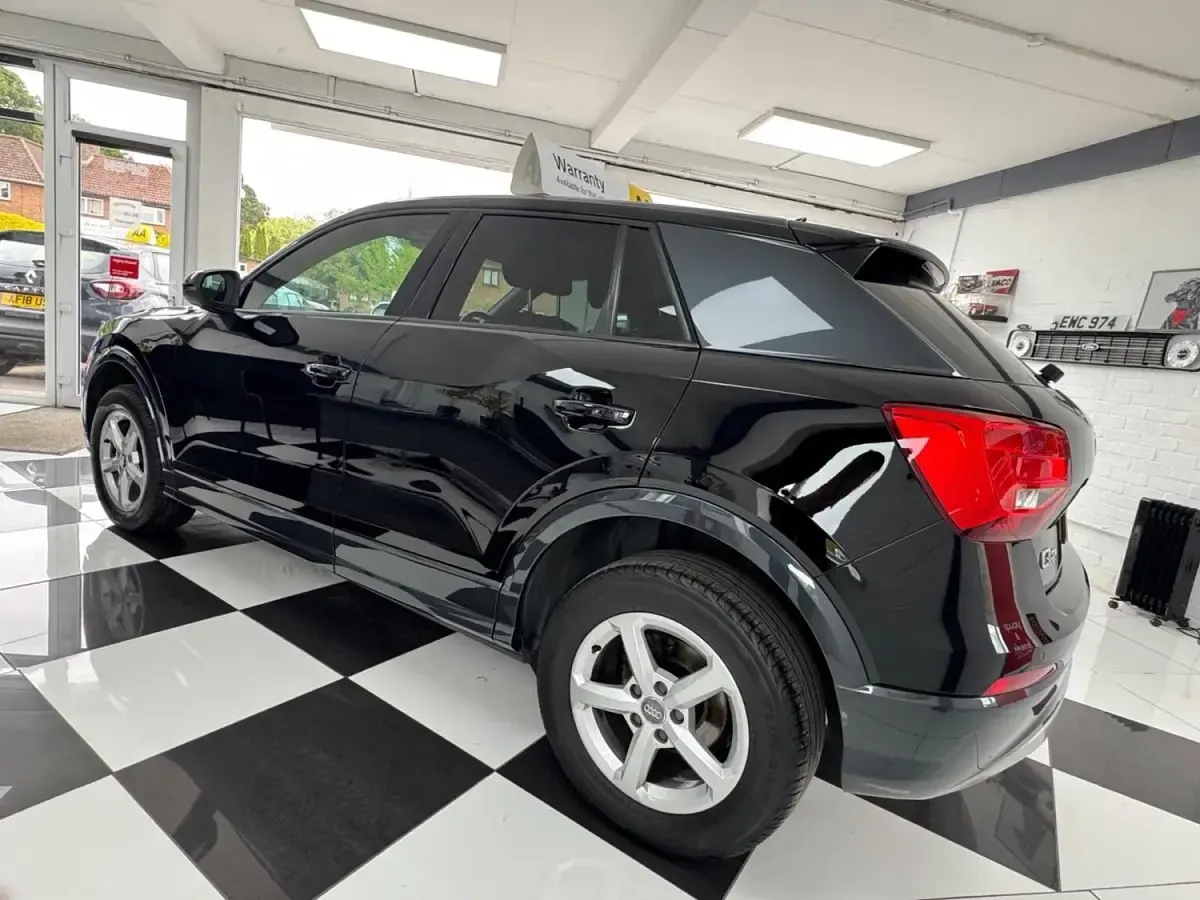 Używany Audi Q2 Comfort 116 KM (85 kW) 2018 Czarny SUV