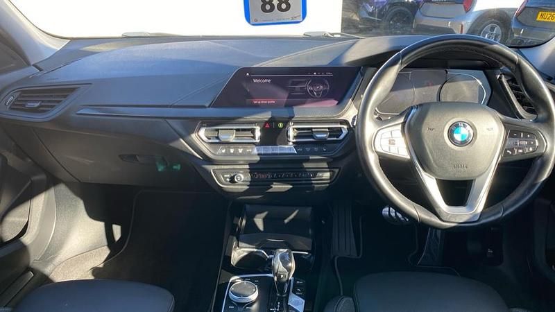 Used BMW 118 Sport Line 140 HP (102 kW) 2020 Black Hatchback