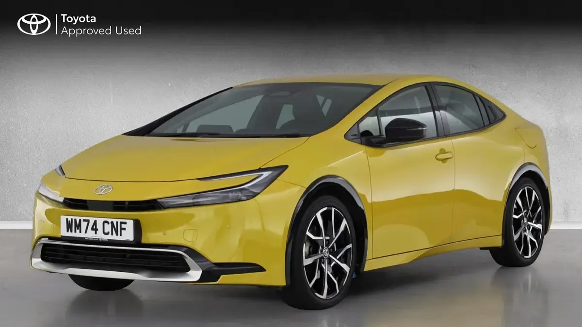 Used Toyota Prius 223 HP (164 kW) 2024 Yellow Hatchback