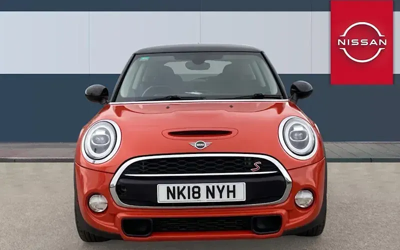 Używany Mini Cooper S Hatch 192 KM (141 kW) 2018 Pomarańczowy Hatchback
