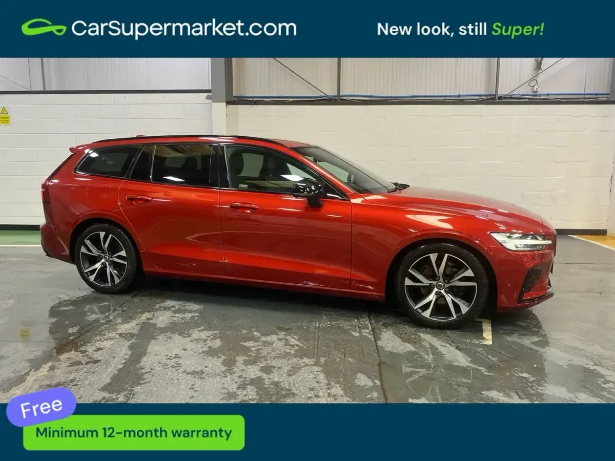 Usado Volvo V60 R-Design 2021 Vermelho Carrinha