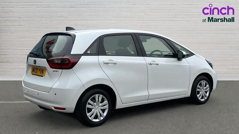 Used Honda Jazz Hybrid 109 HP (80 kW) 2021 White Hatchback