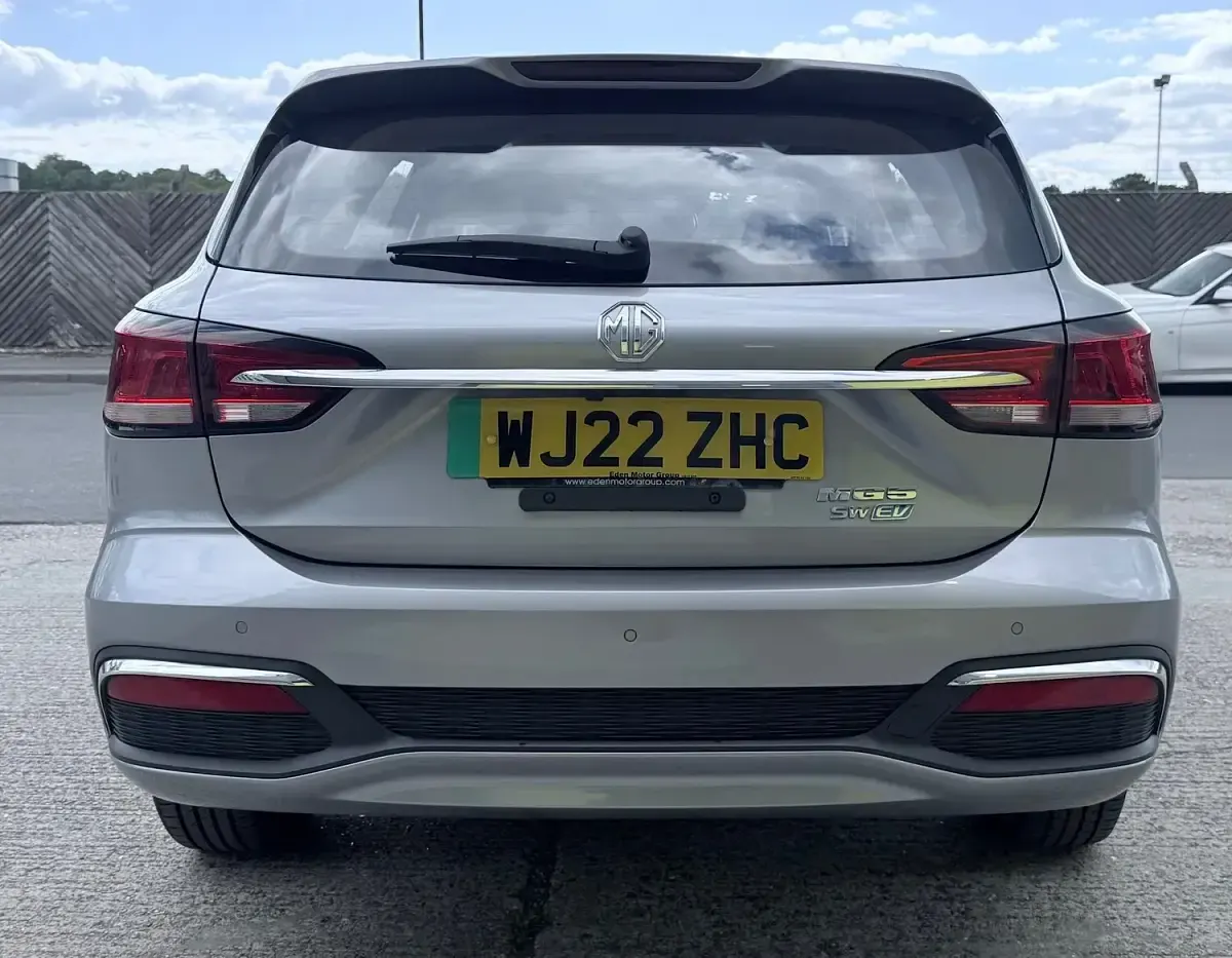 Used MG MG5 EV Exclusive 114 kW (156 HP) 2022 Silver Estate