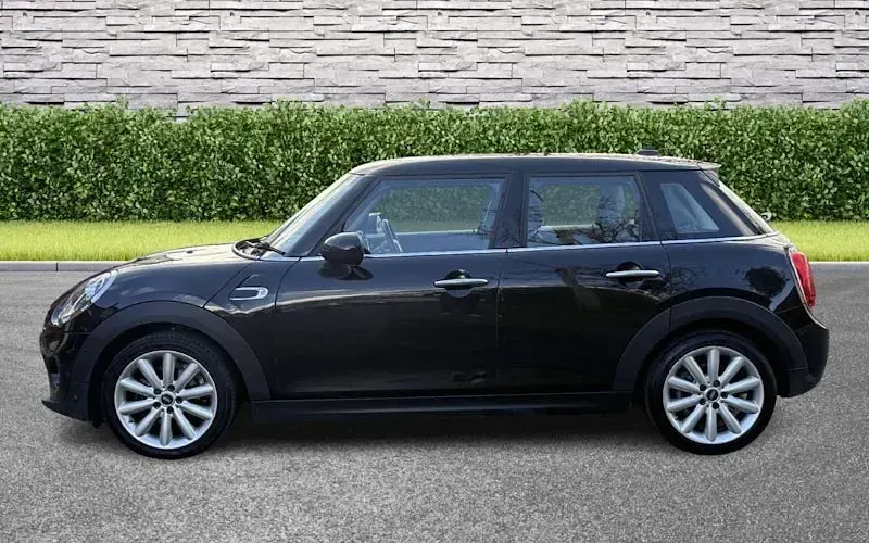 Usado Mini Cooper Classic 136 HP (100 kW) 2019 Preto Citadino