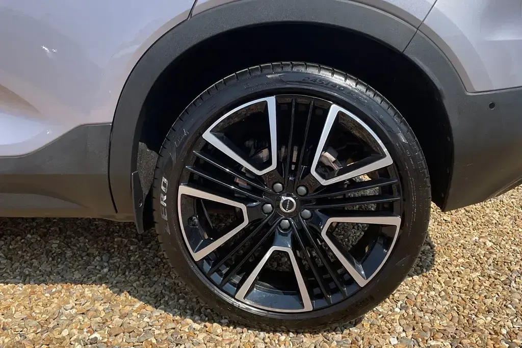 Used Volvo XC40 Ultra 194 HP (142 kW) 2025 Silver SUV