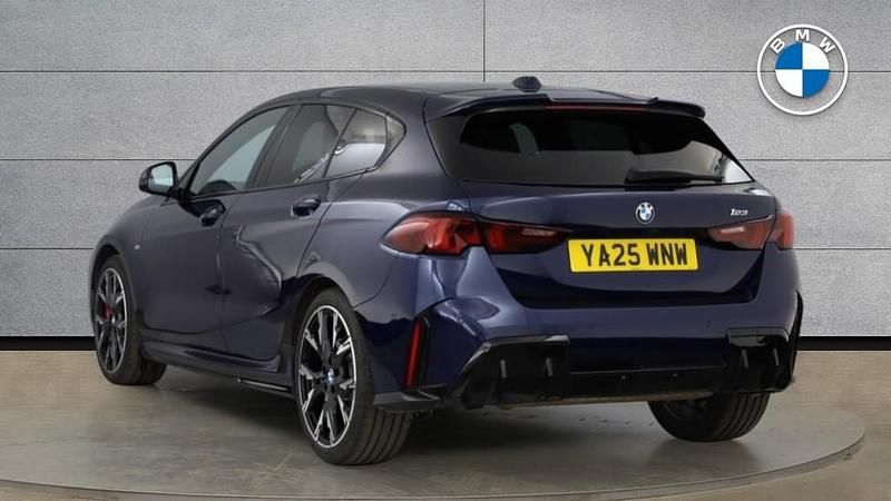 Usado BMW 123 M Sport 215 CV (158 kW) 2025 Azul Utilitario