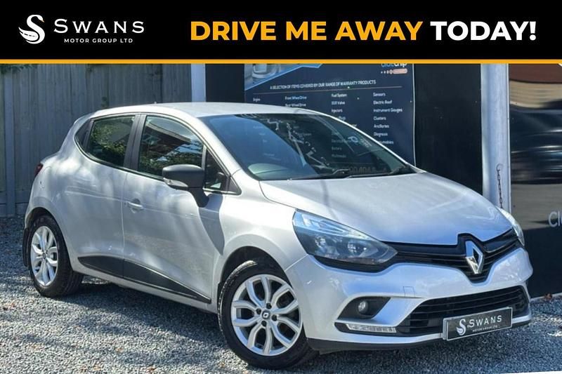 Used Renault Clio IV Play 90 HP (66 kW) 2017 Silver Hatchback