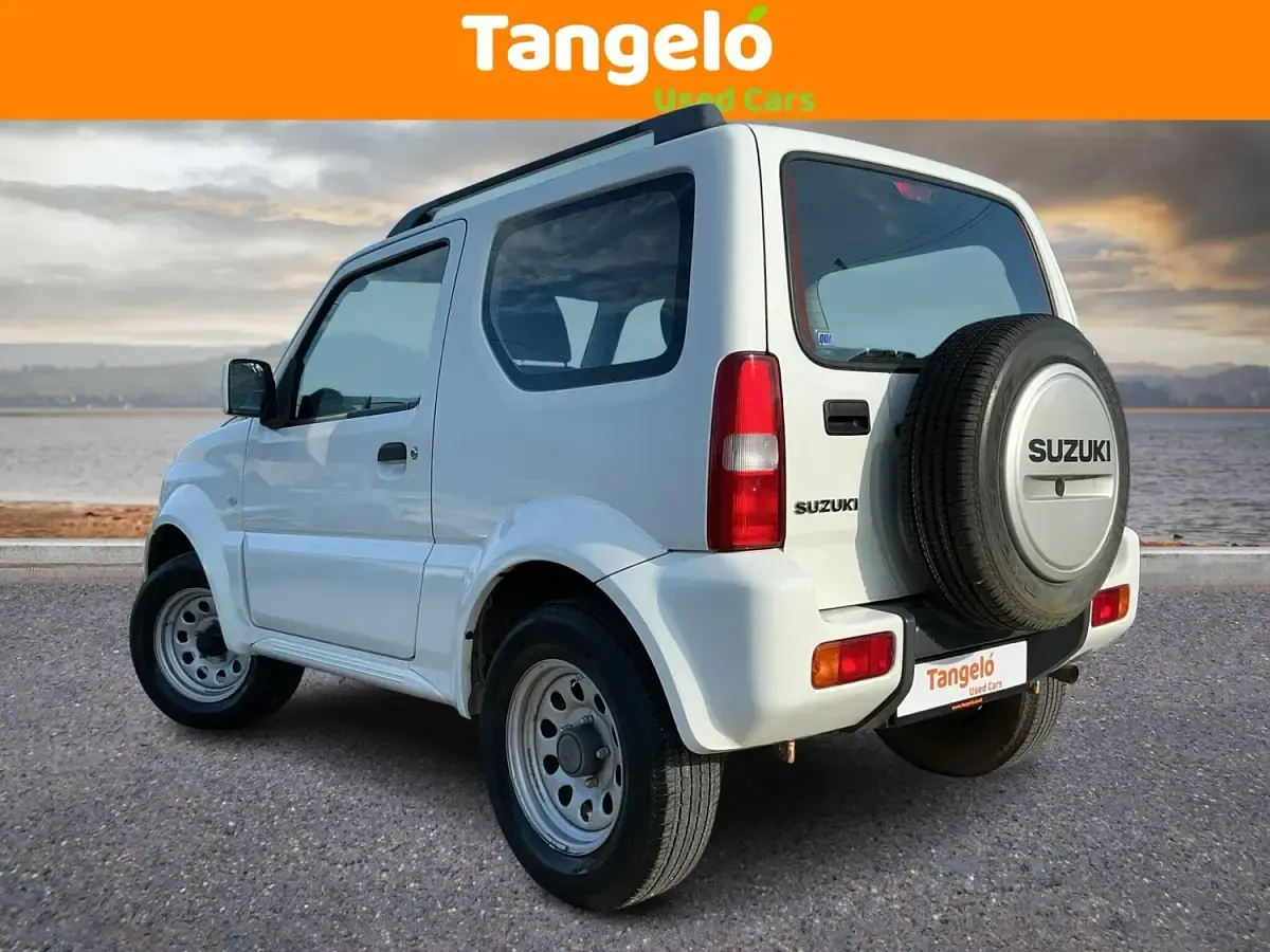 Usado Suzuki Jimny SZ3 85 CV (62 kW) 2017 Blanco SUV