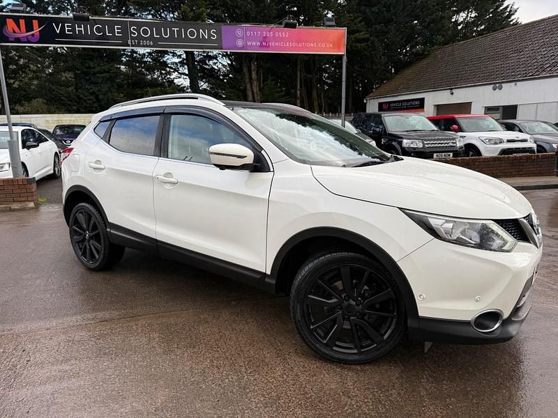 Used Nissan Qashqai Tekna 110 HP (80 kW) 2017 White SUV