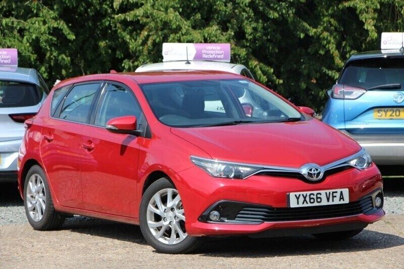 Red Used 2016 Toyota Auris Hatchback | £9,980 (Fair price) - Image 1/3