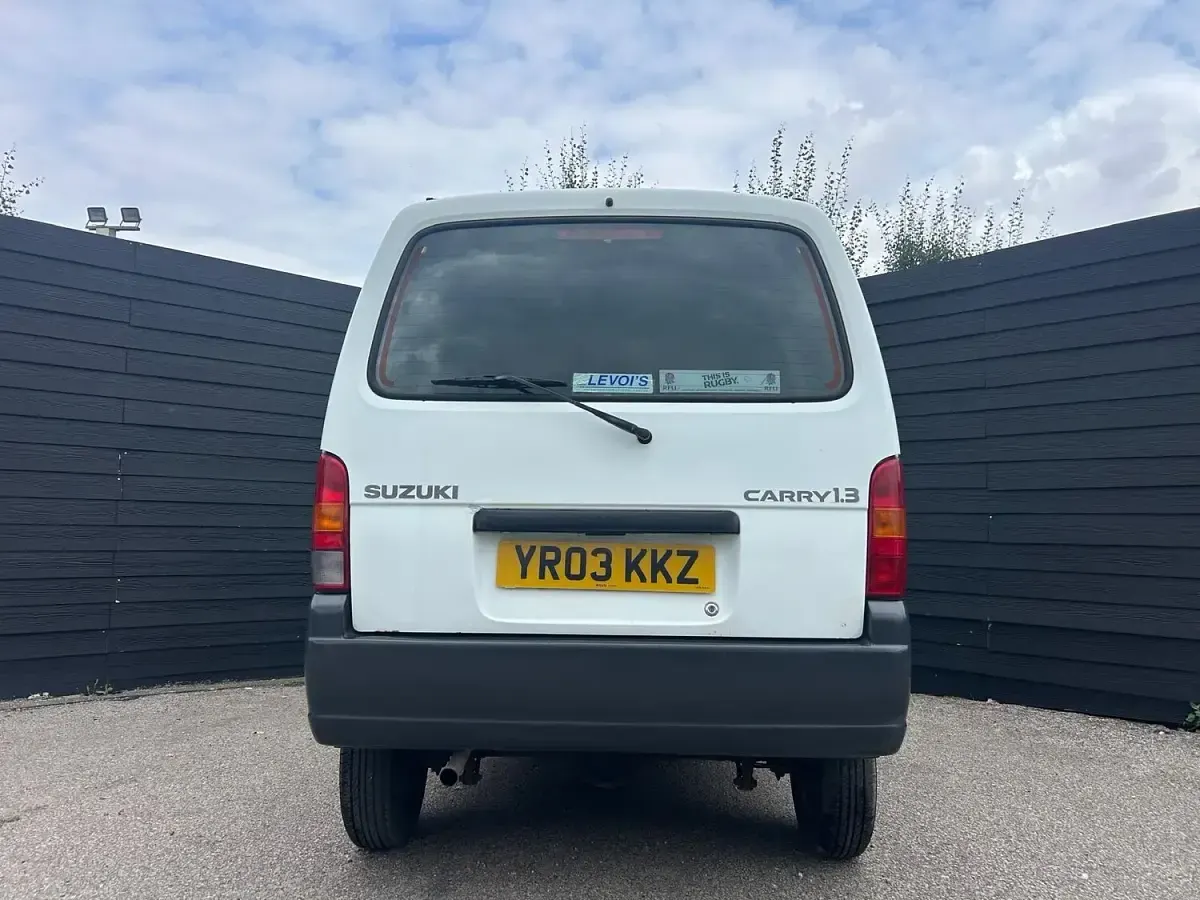 Used Suzuki Carry 2003 White Pickup