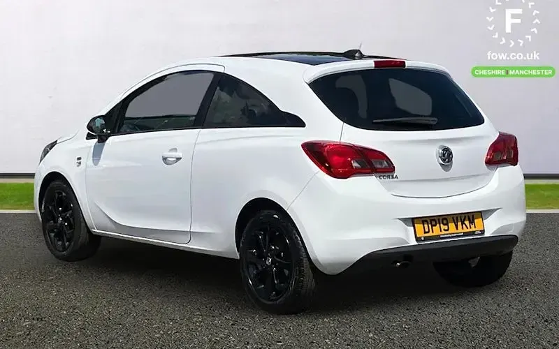 Used Vauxhall Corsa 75 HP (55 kW) 2019 White Hatchback
