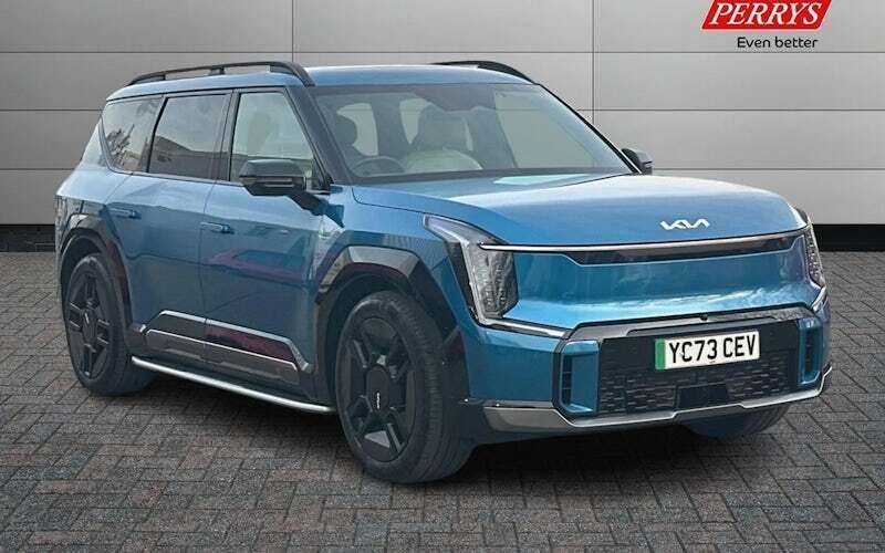 Used 2025 Kia EV9 2 SUV | £56,900 (Fair price) - Image 1/4
