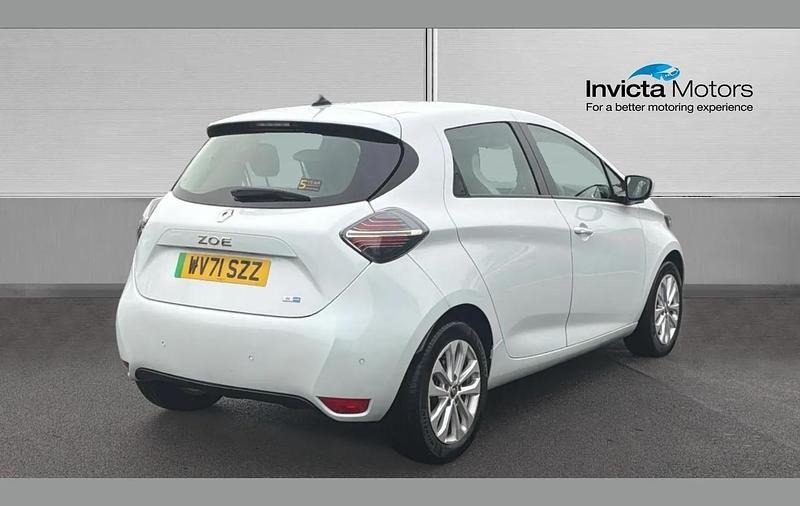 Used Renault Zoe Iconic 80 kW (109 HP) 2021 White Hatchback