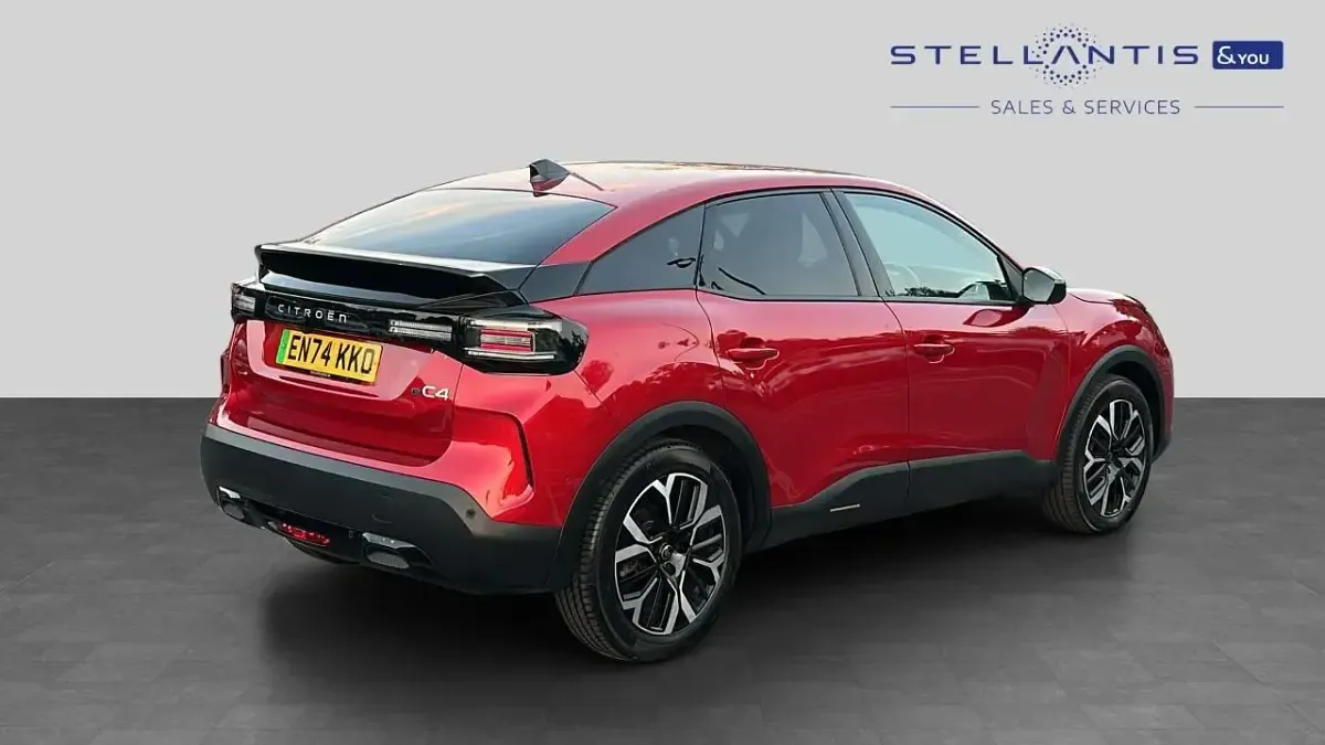 Used Citroën e-C4 113 kW (154 HP) 2025 Red Hatchback