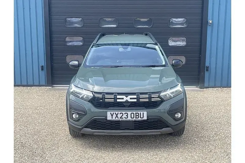 Used Dacia Jogger Extreme 110 HP (80 kW) 2023 Green MPV