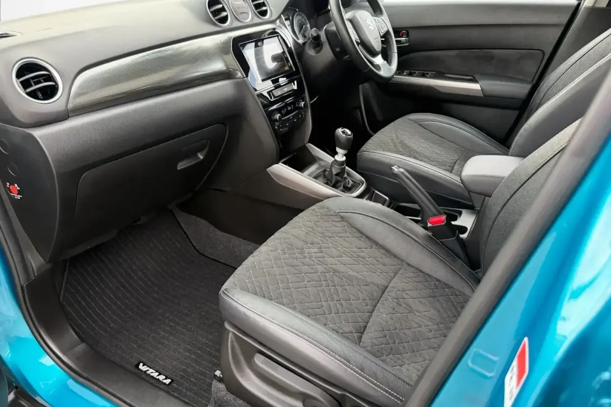 Used Suzuki Vitara SZ5 129 HP (94 kW) 2022 Turquoise metallic SUV
