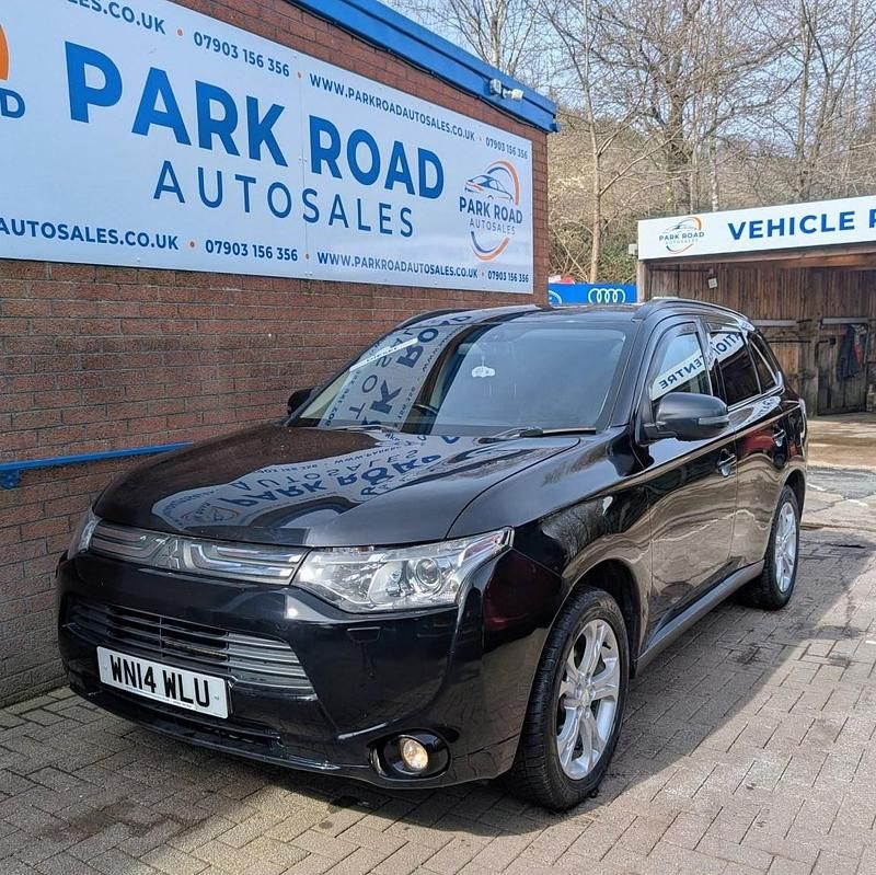 Used Mitsubishi Outlander 2014 Black SUV