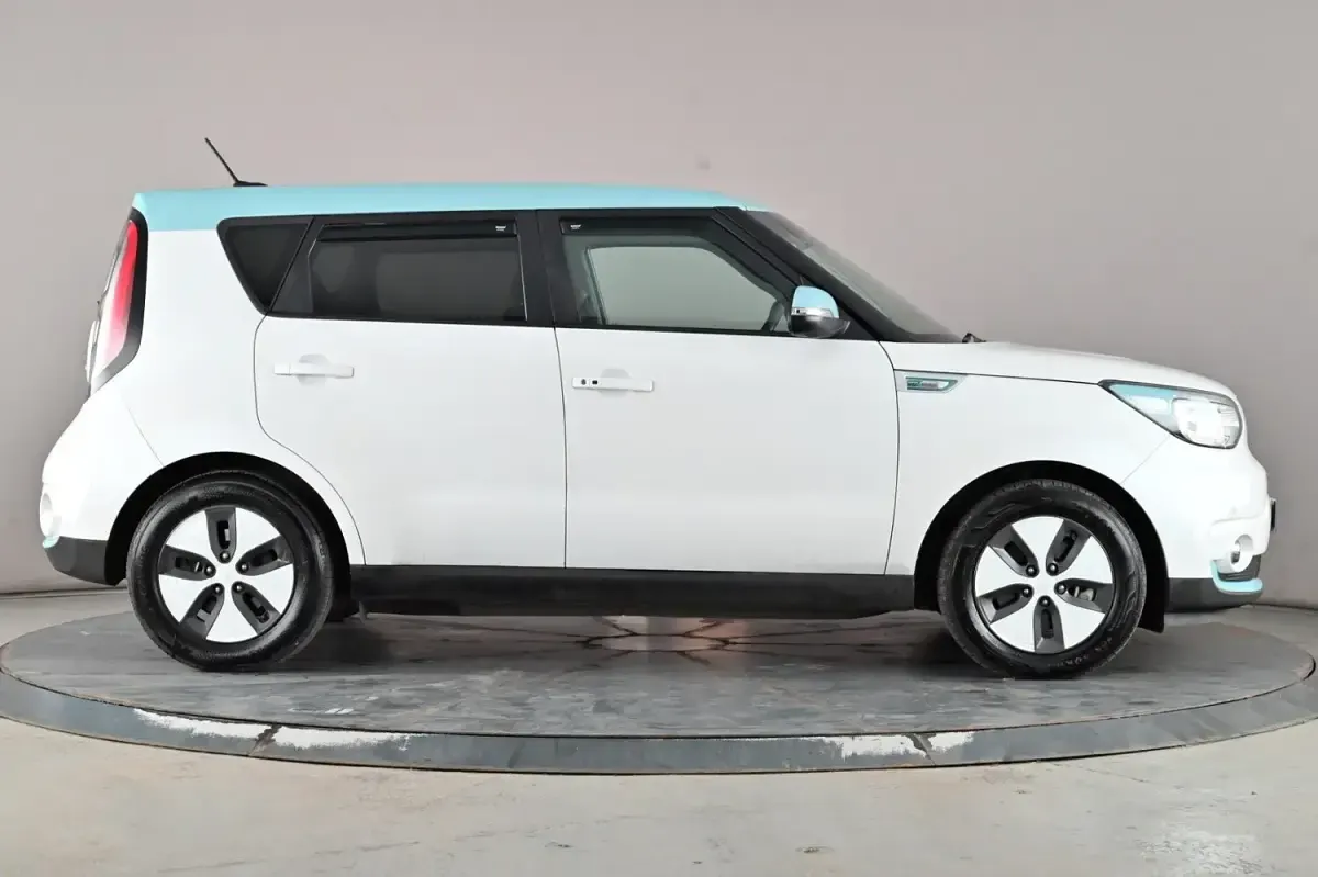Used Kia Soul 80 kW (110 HP) 2018 White SUV