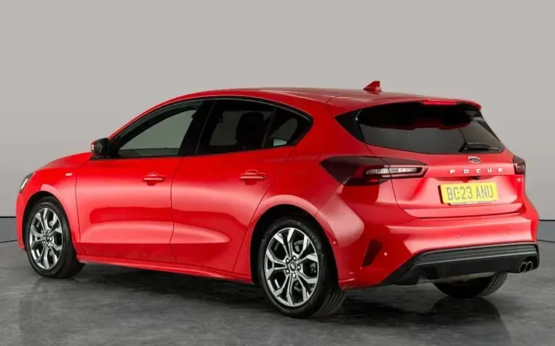 Used Ford Focus ST-Line 155 HP (114 kW) 2023 Red Hatchback
