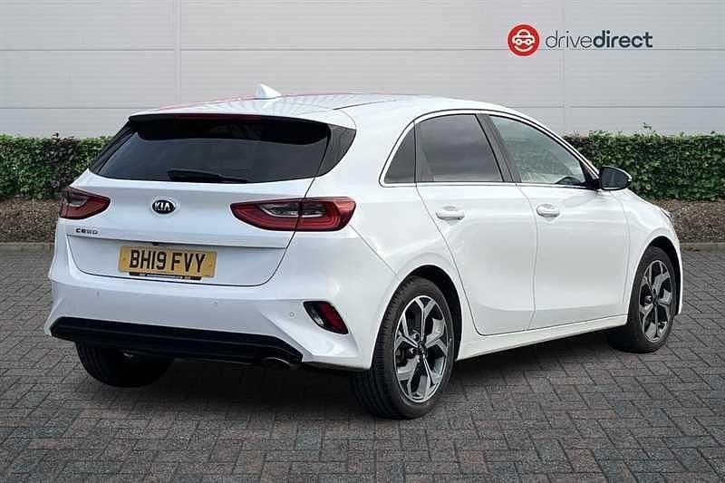 Used Kia Ceed 140 HP (102 kW) 2019 White Hatchback